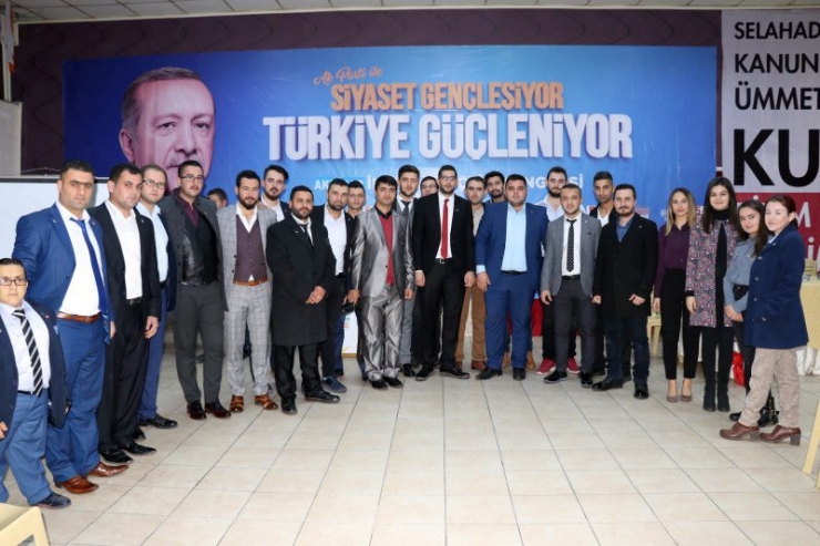 Ak Parti Akhisar Gençlik Kolları Başkanı Taha Dal Oldu