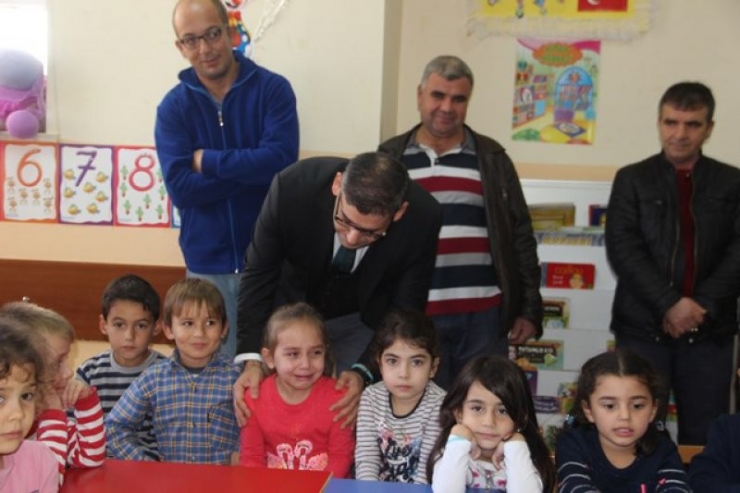 Okul Öncesi Öğrencilere Eğitici Materyal Ve Oyuncak Desteği