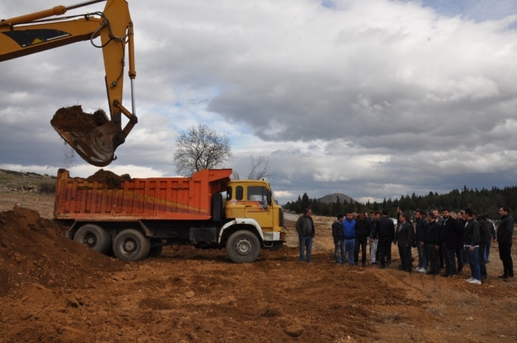 Kula’da Yeni Hastane İçin İlk Kazma Vuruldu