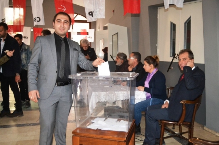 Ayvalık Chp Gençlik Kollarına Yeni Yönetim