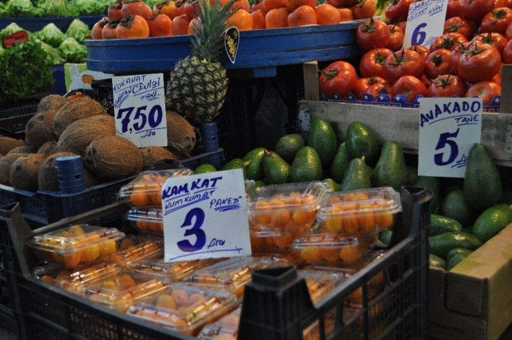 Yaz Meyvelerine Rağbet Sürüyor