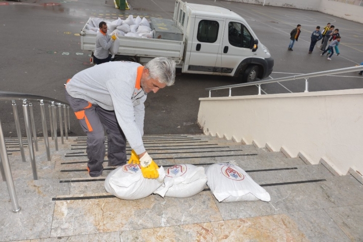 Altıeylül İlçesi Kışa Hazır