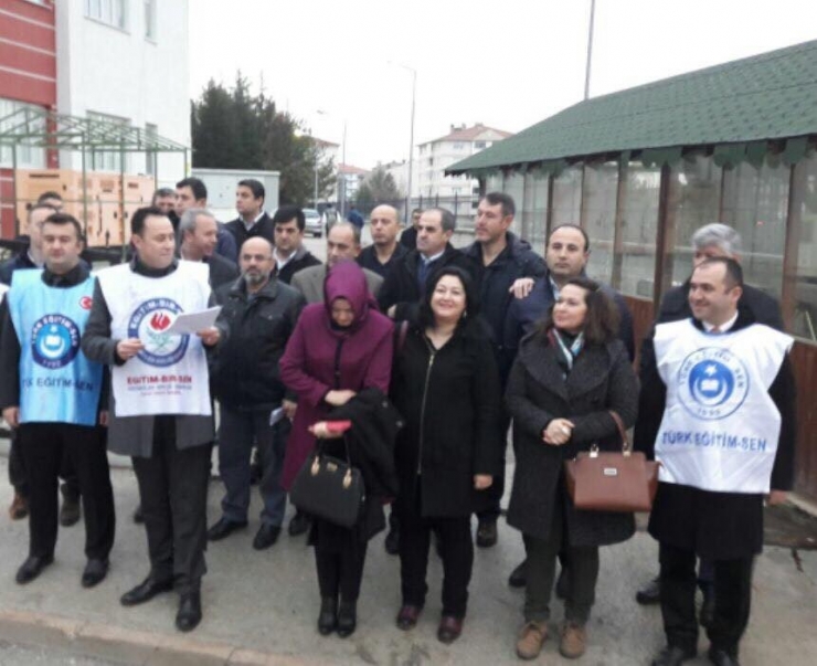 Eğitimciye Şiddeti Kınadılar