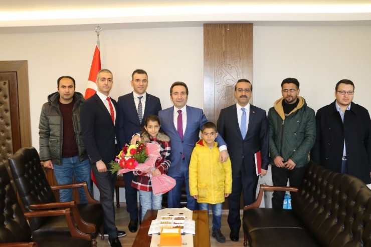 Vali Mantı, Suriyeli Çocuklarla Bir Araya Geldi