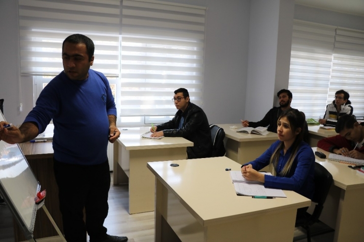 Engelliler İçin Yapılan E-kpss Kursuna Yoğun İlgi