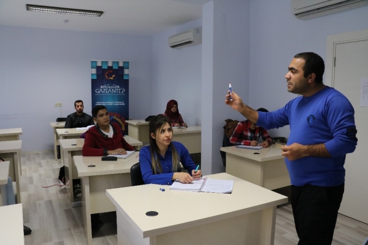 Engelliler İçin Yapılan E-kpss Kursuna Yoğun İlgi