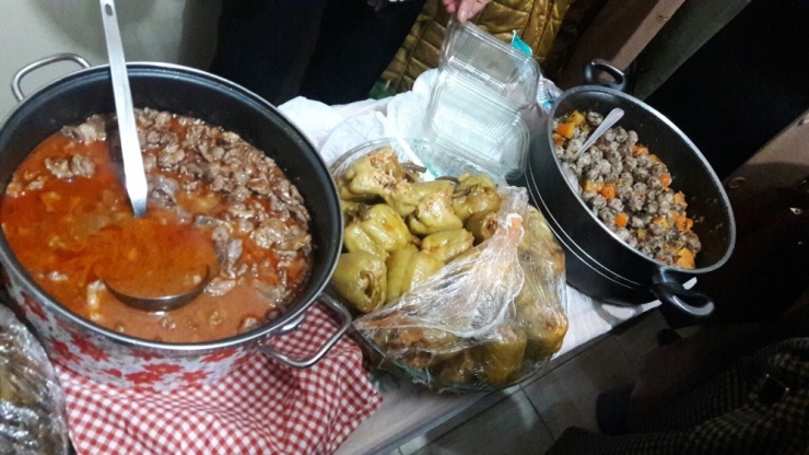 Hakkari’de Dar Gelirli Öğrenciler Yararına Kermes