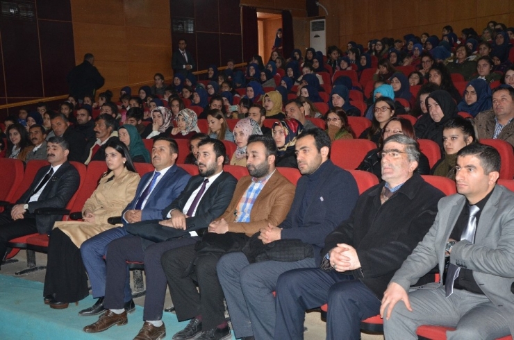 Hakkari’de “Dünya Arapça Günü” Etkinliği