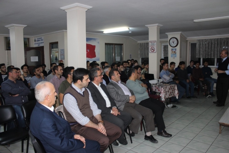 İhlas Vakfı Koordinatörü Koçyiğit’ten Gençlere Tavsiye