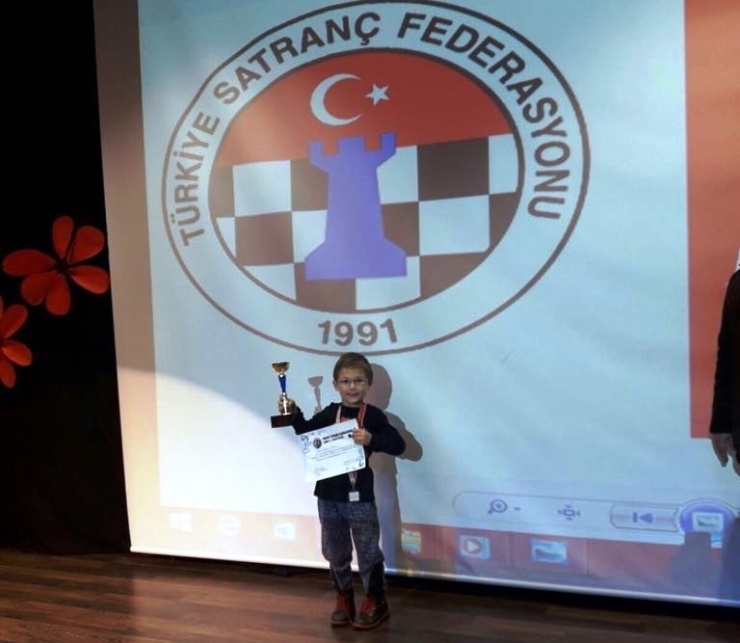 Aydınlı Furkan’dan Satrançta Büyük Başarı