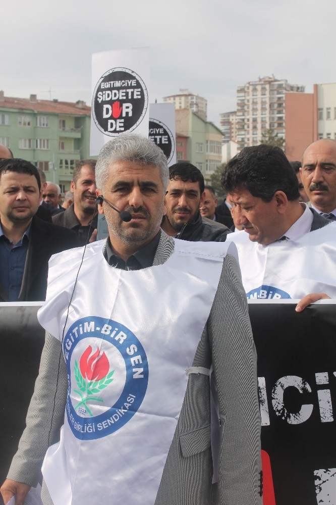 İzmir’de Okul Müdürünün Öldürülmesine Niğde’den Tepki