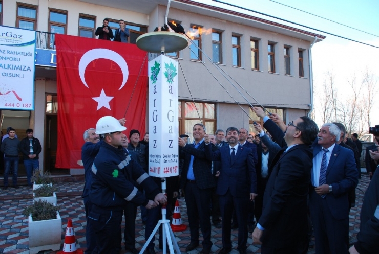Kar-gaz’dan 2 İlçe Ve 1 Beldeye Doğalgaz