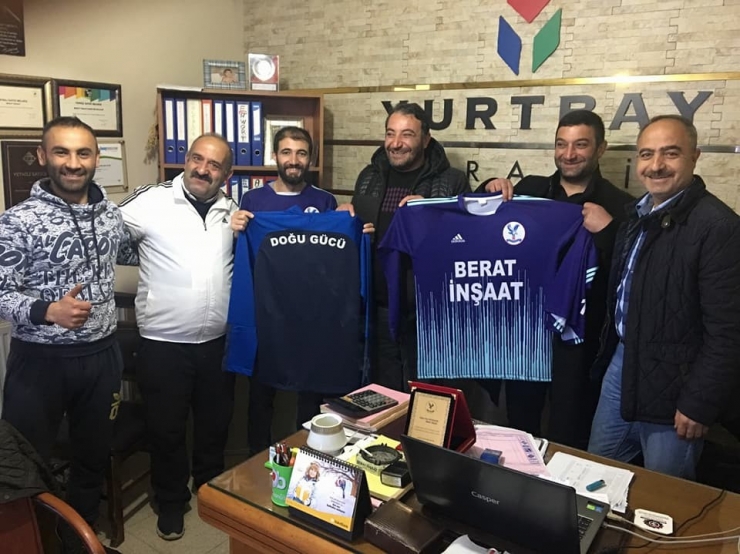 Karslı İşadamından Doğu Gücü Spor’a Malzeme Desteği