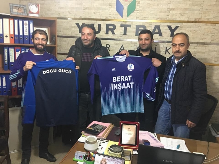 Karslı İşadamından Doğu Gücü Spor’a Malzeme Desteği