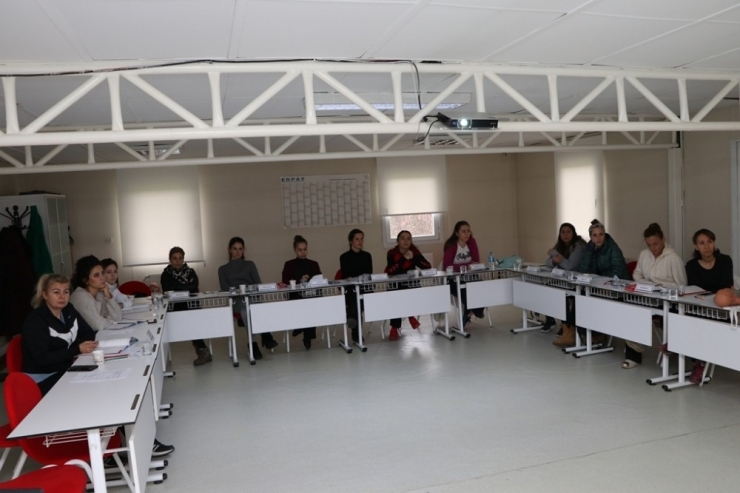 Büyükşehir’den Antrenörlere İlk Yardım Eğitimi Verdi