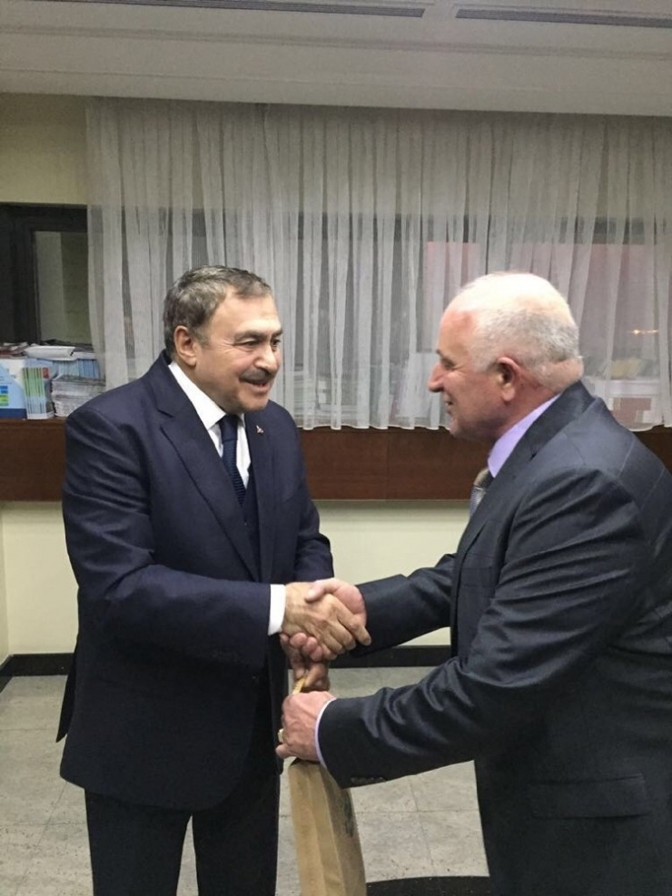 Dikili Ağaç Tahsislerinin İptali Ham Madde Sıkıntısına Yol Açtı