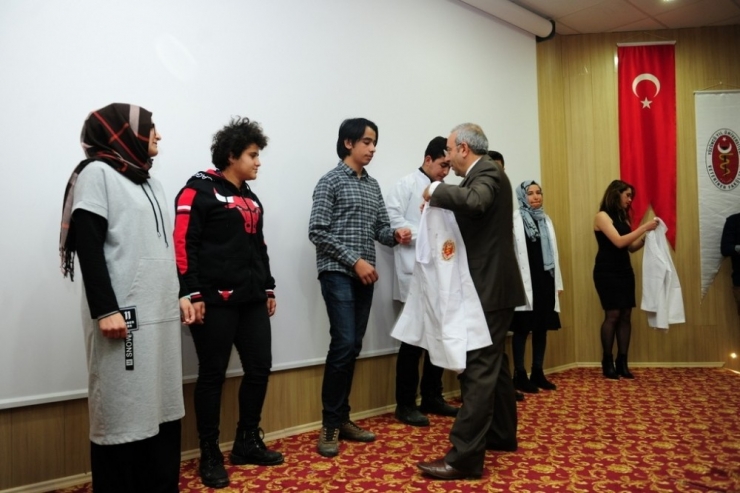 Yyü’de ‘Beyaz Önlük Giydirme’ Töreni