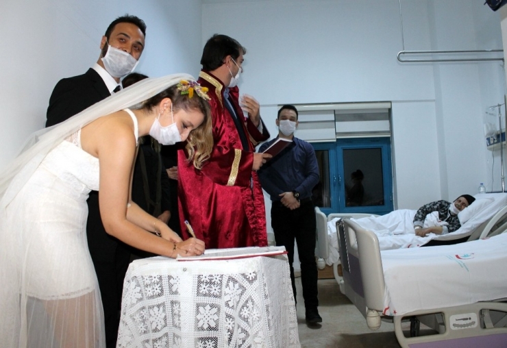 Hastane Odasında Nikah