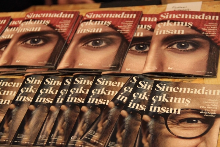 Sinemanın Tüm Renkleri Palto’da