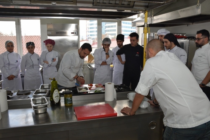 Anadolu Üniversitesi’nde “Ekol İle Zirvedeki Lezzetler” Workshopu Düzenlendi