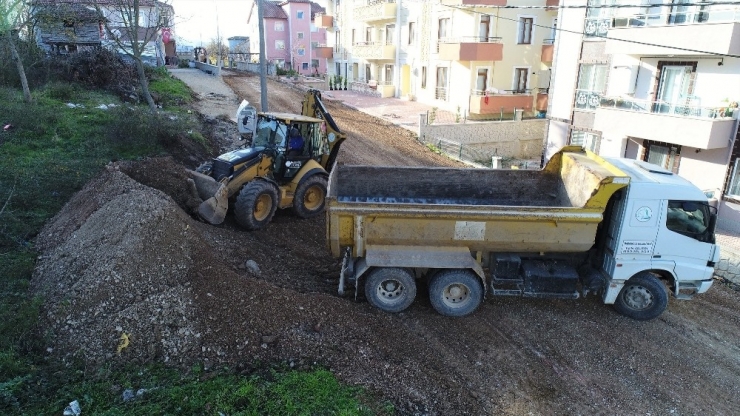 Başiskele’nin Yolları Yenilenmeye Devam Ediyor