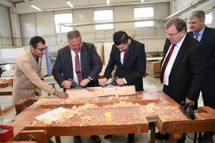 Bosna Hersek Brçko Distrikt Başbakanı Damir Bulçeviç Ve Beraberindeki Heyet Kayseri Osb’yi Ziyaret Etti