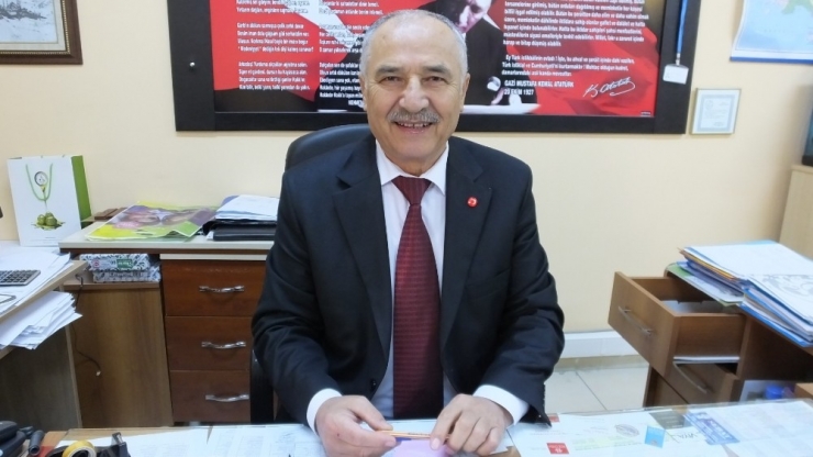 37 Yıllık Okul Müdürü Öğrencilerine Veda Etti