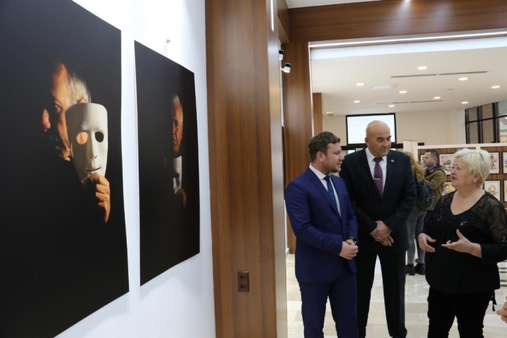 Manisa’da ‘Maske Hayatlar’ Sergisi Görücüye Çıktı