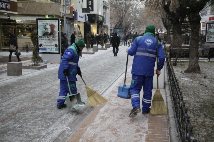 11 Ayda 136 Bin Ton Atık Topladılar