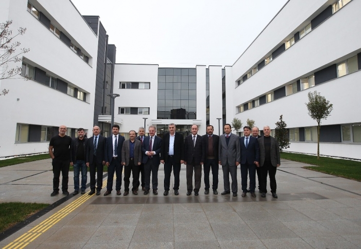 Saü İlahiyat Fakültesi Yeni Yerine Taşındı