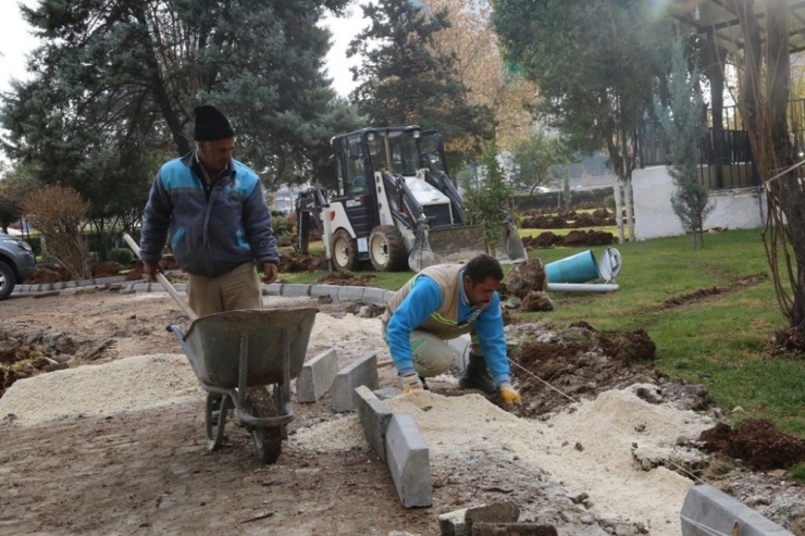 Akbulut Parkı Yenileniyor