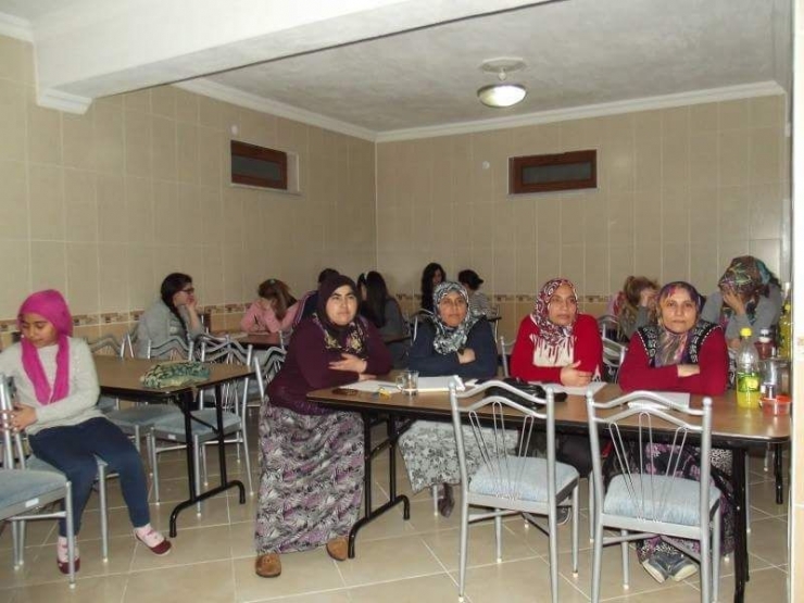 Altıntaş’ta İlk Yardım Kursu’na İlgi