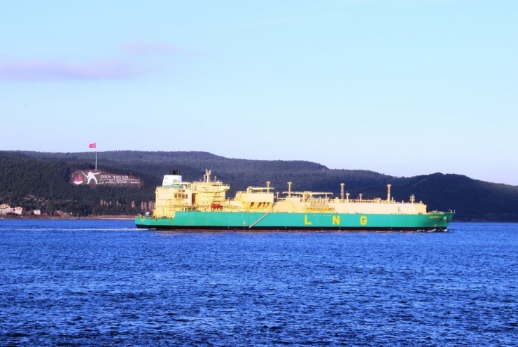 Doğalgaz Tankeri Çanakkale Boğazı’ndan Geçti