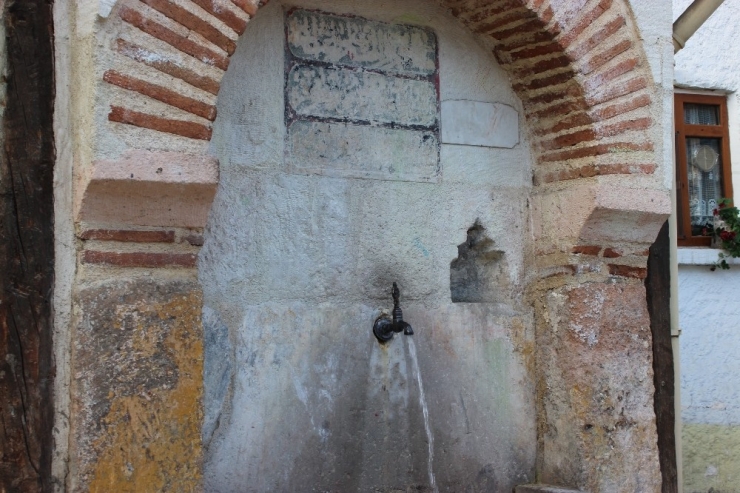 Odunpazarı’nın Tarihi Çeşmelerinde Renkli Görüntüler