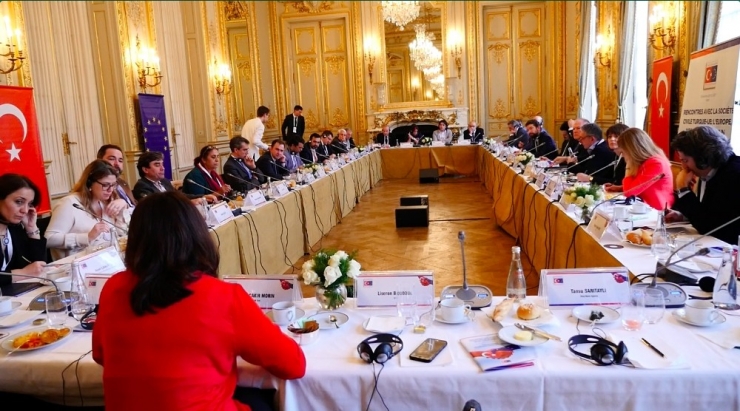 Paris’te Türkiye-ab Sivil Toplum Ve Medya Buluşması