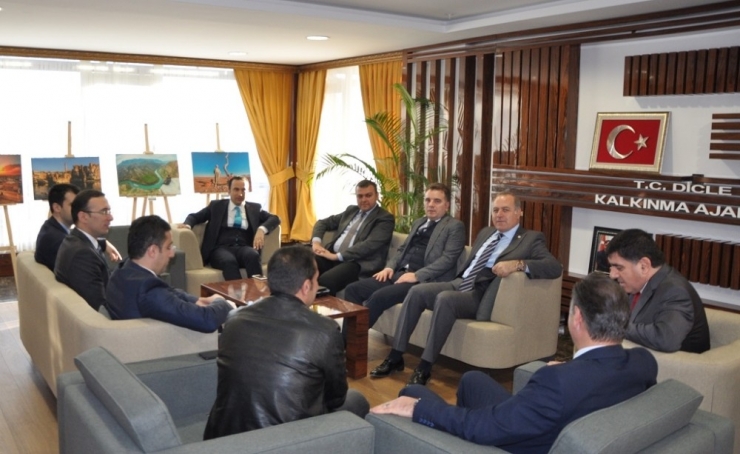 Gap Başkanı İle Kaymakamlar Dika’yı Ziyaret Etti
