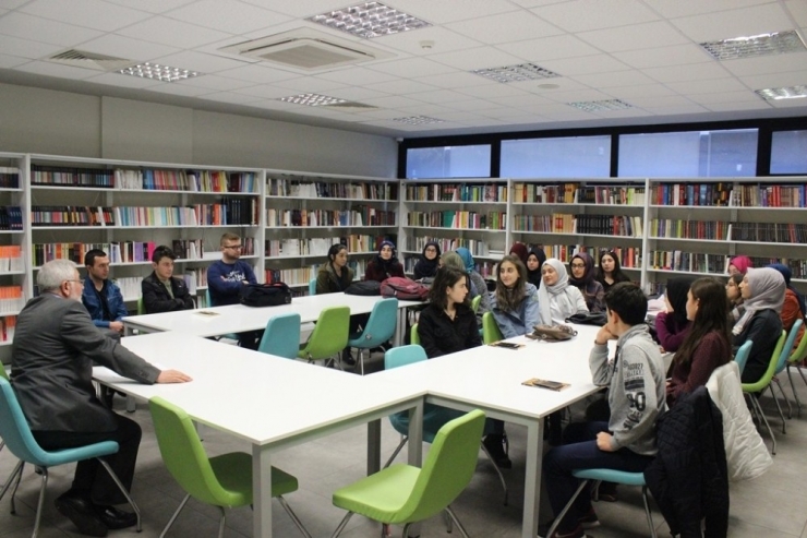 Yazarlık Okulu’nda Geleceğin Yazarlarına İlk Ders Zili Çaldı