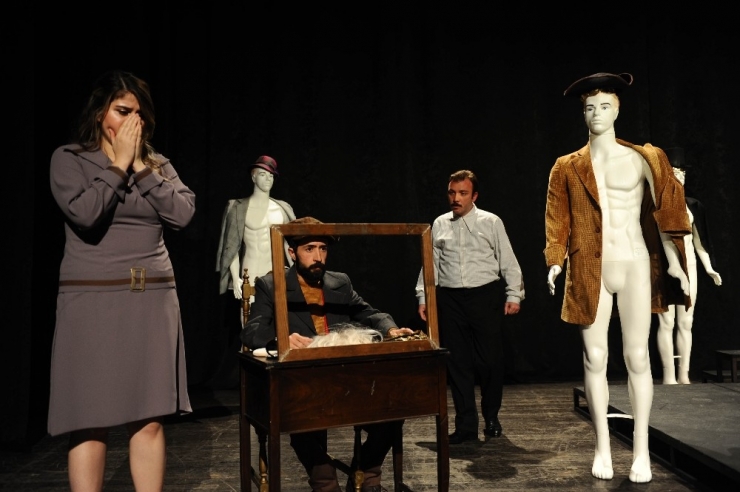 Karşıyaka Belediye Tiyatrosundan Yeni Oyun