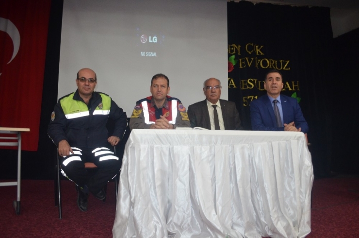 Okul Servis Şoförlerine Seminer