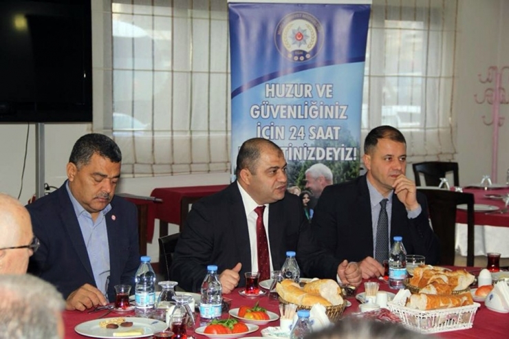 Emniyet Müdürü Çetinkaya Muhtarlarla Bir Araya Geldi