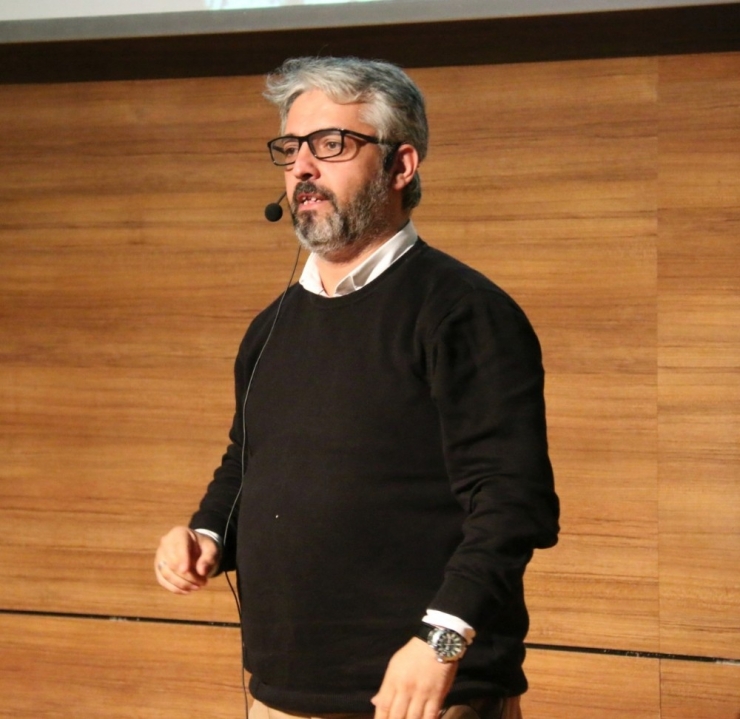 Gazeteci-yazar Şentürk, “Müslümanlar İçin Niyet, Zaman, Mekan Ve Şuur Çok Önemli”