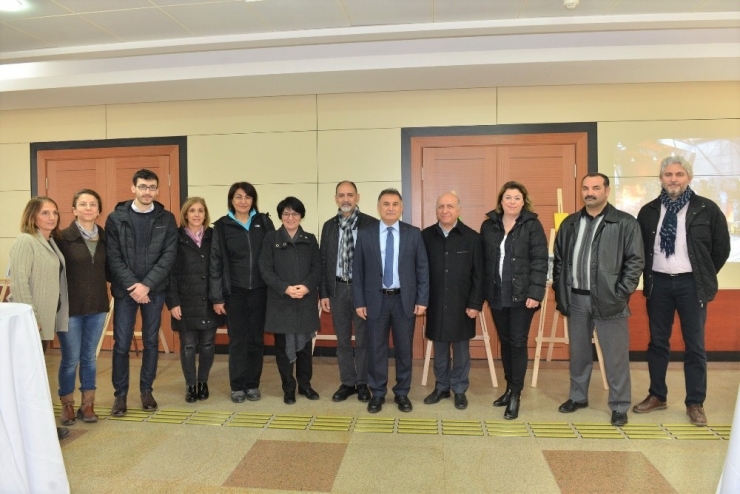 ‘Gözlerinizle Göremeyeceğiniz Dünyalara Yolculuk’ Fotoğraf Sergisi Açıldı