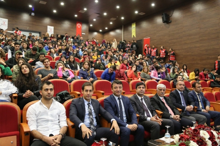 Siirt’te Üniversite Öğrencileri Kan Verdi