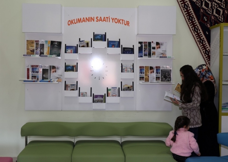 Gürpınar’daki Okullara Kitaplık