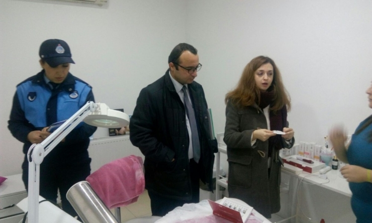 Zabıta Ve Sağlık Müdürlüğü Ekiplerinden Güzellik Salonu Denetimi