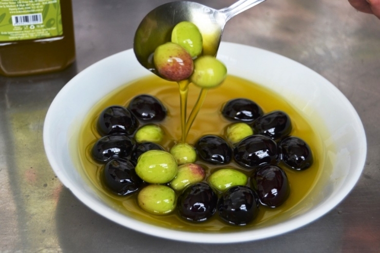 Aydınlıoğlu’dan Zeytinyağı Üreticilerine Müjdeli Haber