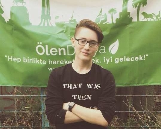 “Ölen Dünya” İle Dünyayı Yaşatmaya Çalışıyor