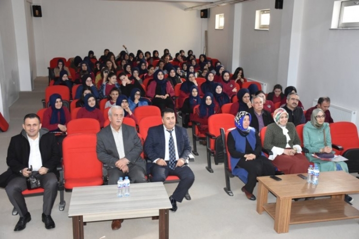 Bilecik Kız Anadolu İmam Hatip Lisesi’nde “Dünya Arapça Günü” Kutlandı