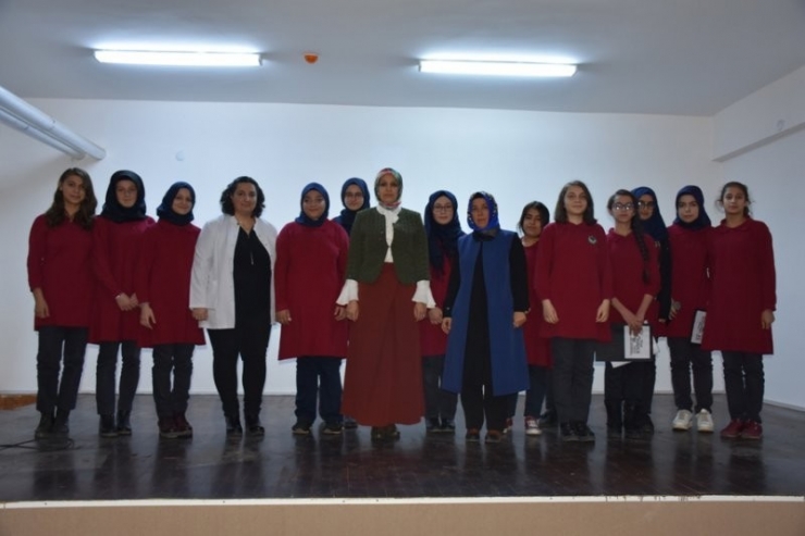 Bilecik Kız Anadolu İmam Hatip Lisesi’nde “Dünya Arapça Günü” Kutlandı