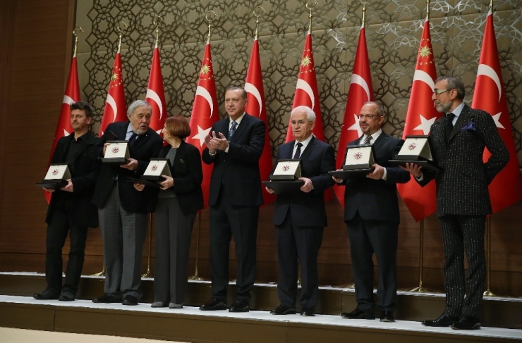 Cumhurbaşkanı Erdoğan: “Türkiye’nin Demokrasi İradesini Dolarlarınızla Satın Alamazsınız”